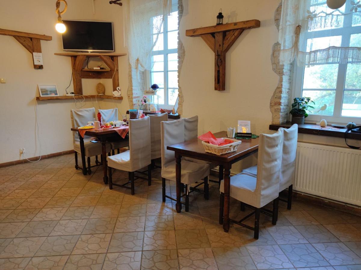 Folwark Luknajno Nad Jeziorem Sniardwy Gospoda Dziedzictwo Kulinarne Warmia-Mazury Mikolajki  Exterior photo